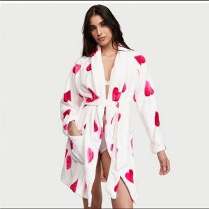 NWT Cozy White and Pink Heart Robe